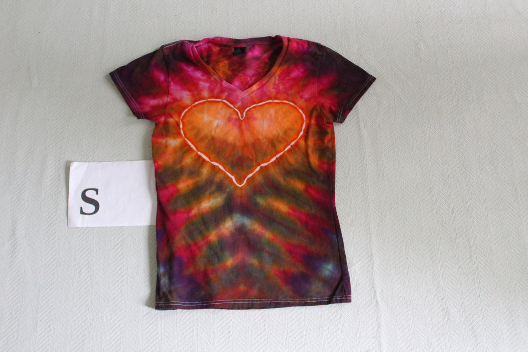 Small Ladies V-Neck Incline Heart