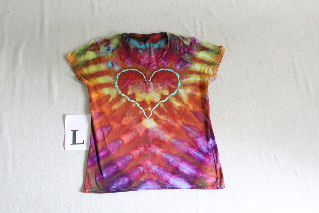 Large Ladies V-Neck Incline Heart